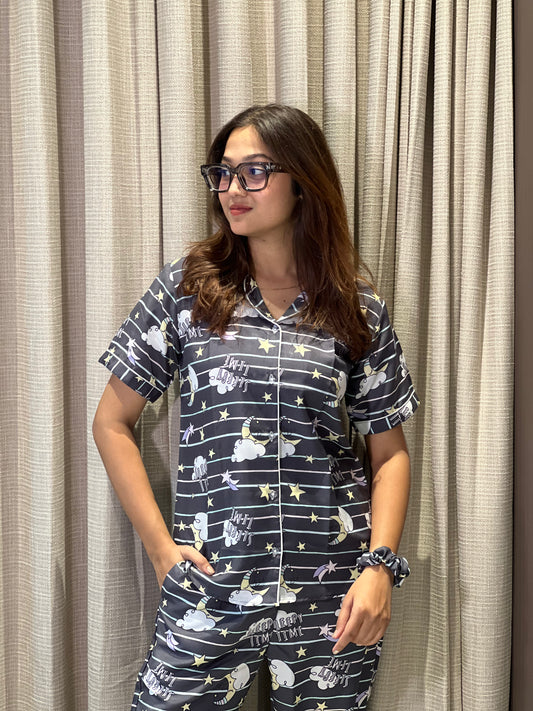 STAR PRINTED NIGHT SUITE WITH SCRUNCHES